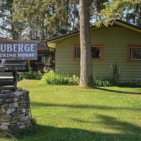 Auberge Kicking Horse Guest House Golden Ngoại thất bức ảnh